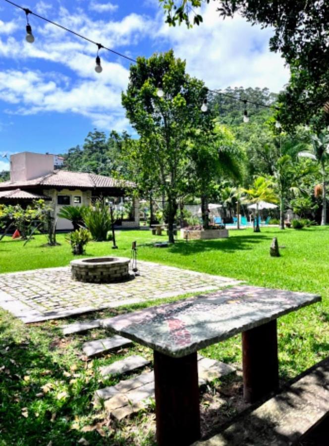 Recanto Vieira Praia Do Estaleiro Balneario Camboriu Bagian luar foto